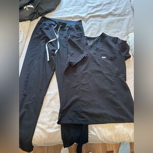 Small figs set black